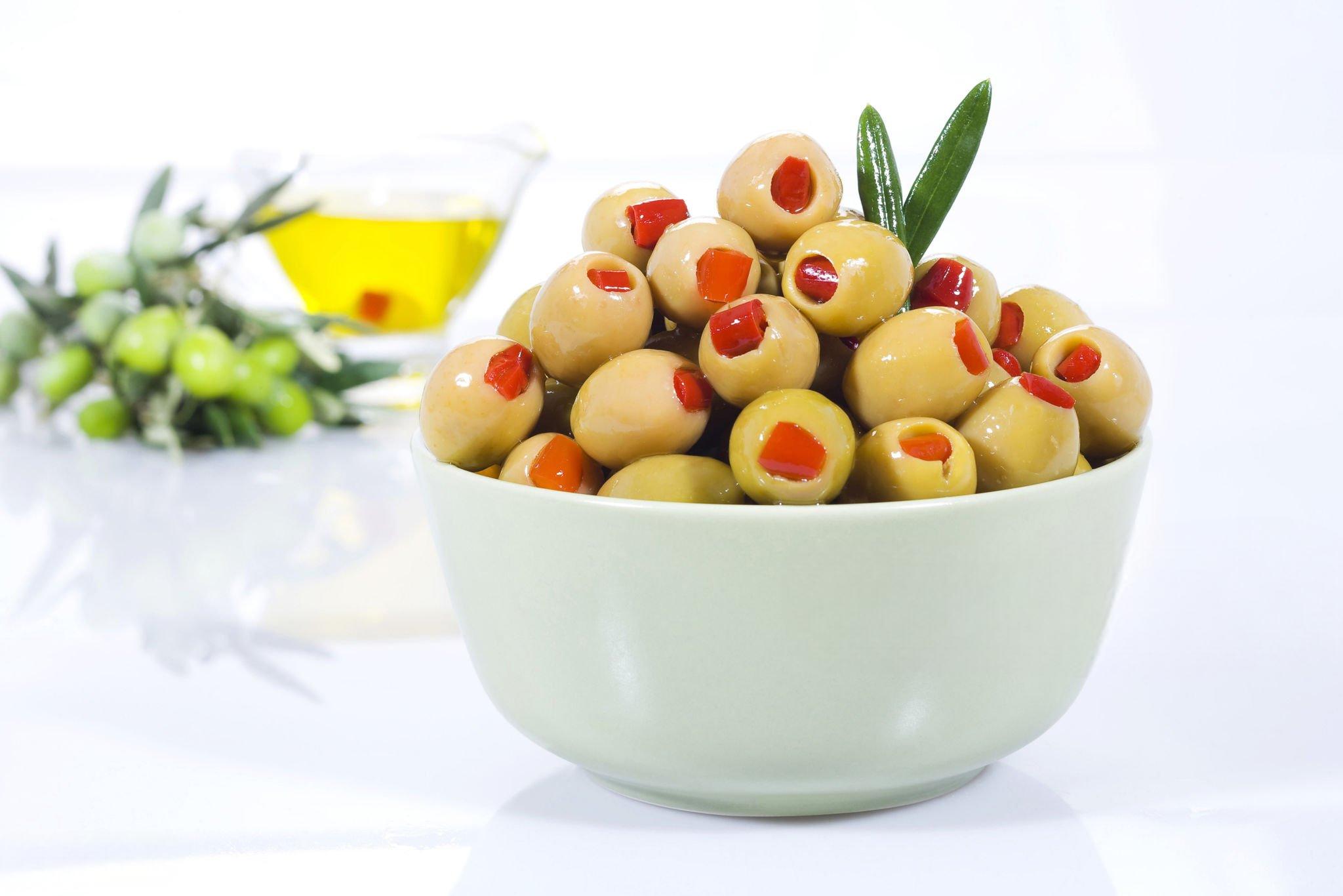 stuffed green olives with pimento